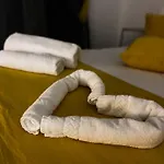 Megaris Luxury Bed & Breakfast