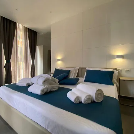 Megaris Luxury Bed and breakfast *