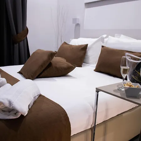 Bed and breakfast Megaris Luxury
