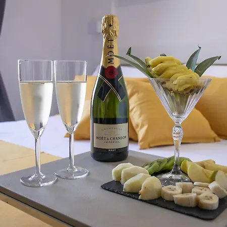 Bed & Breakfast Megaris Luxury Naples