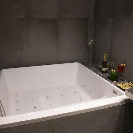 Bed & Breakfast Megaris Luxury Naples