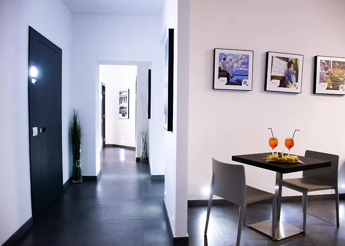 Bed and breakfast Megaris Luxury