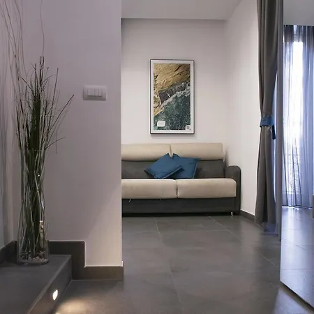 Megaris Luxury 4* Neapol