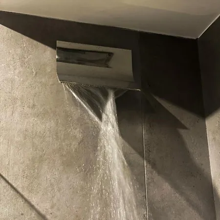 Megaris Luxury Nocleg ze śniadaniem *