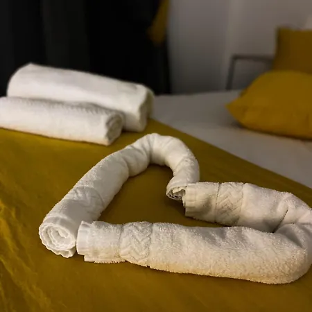 Megaris Luxury Bed & Breakfast