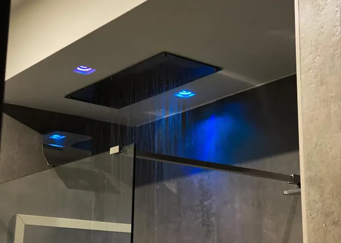 فندق مبيت وإفطار Megaris Luxury 4*